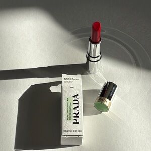 Prada lipstick (R28 FUOCO) mini size